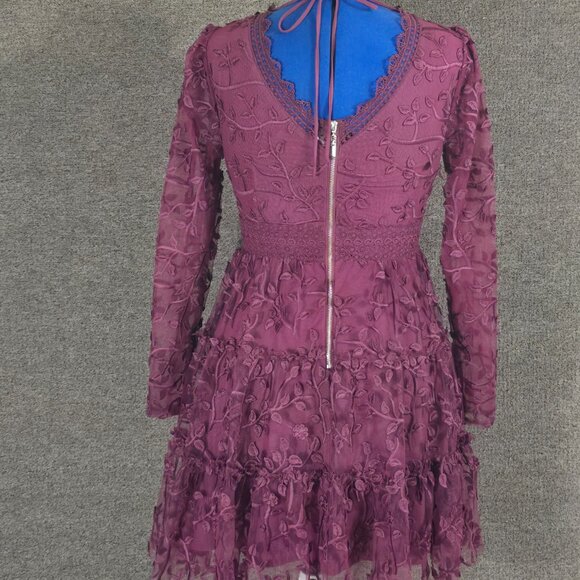 Altar'd State Lace and embroidered Midi Dress Burgundy Sz M Pre-owned - Picture 3 of 7